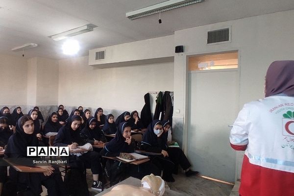 شروع طرح دادرس هلال احمر در مدارس شهریار