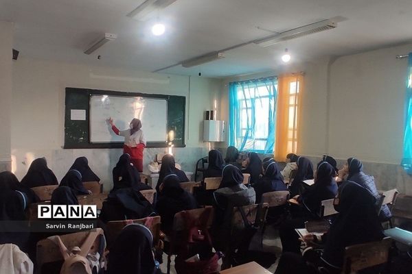 شروع طرح دادرس هلال احمر در مدارس شهریار