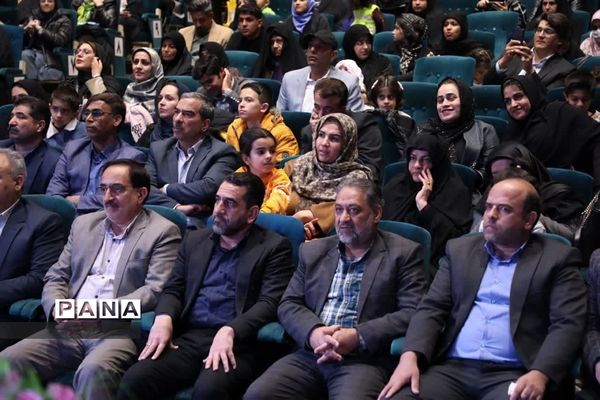 تجلیل از دانش‌آموزان برگزیده مسابقات فرهنگی و هنری تفت