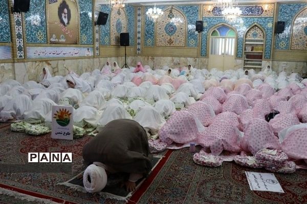 جشن تکلیف دختران کرجی در امامزاده حسن(ع) کرج