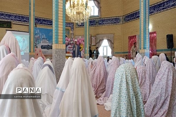 مراسم جشن تکلیف دانش‌آموزان در شهرستان راز