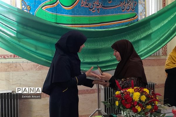 جشن ولادت امام جواد(ع) دانش‌آموزان دبیرستان فاطمیه شهرستان ملارد در مسجدجامع خامس آل عبا