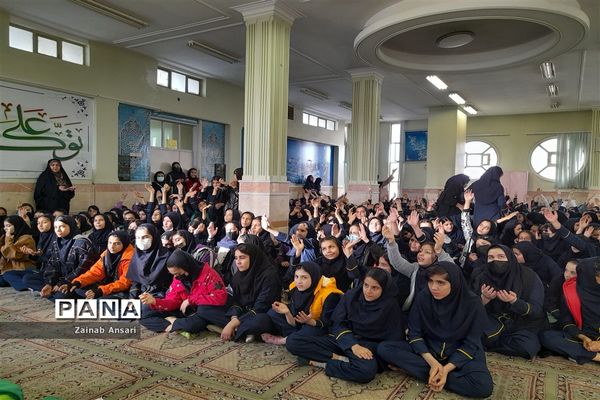 جشن ولادت امام جواد(ع) دانش‌آموزان دبیرستان فاطمیه شهرستان ملارد در مسجدجامع خامس آل عبا