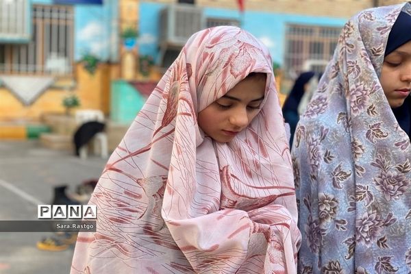 دانش آموزان دبیرستان استاد شهریار مشهد نماز باران خواندند