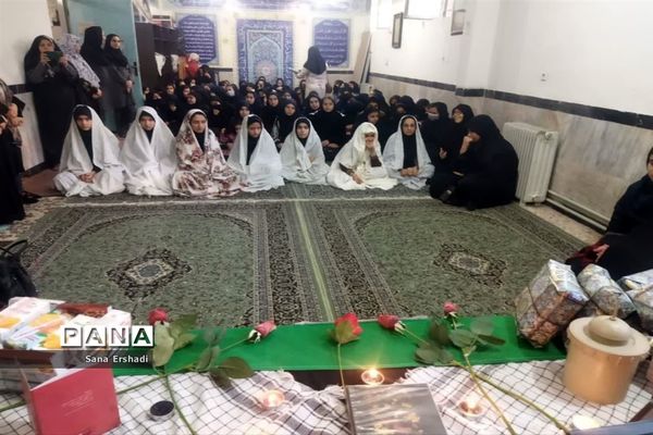 مراسم تقدیر از خانواده‌ شهدا درآموزشگاه نیایش اسلامشهر