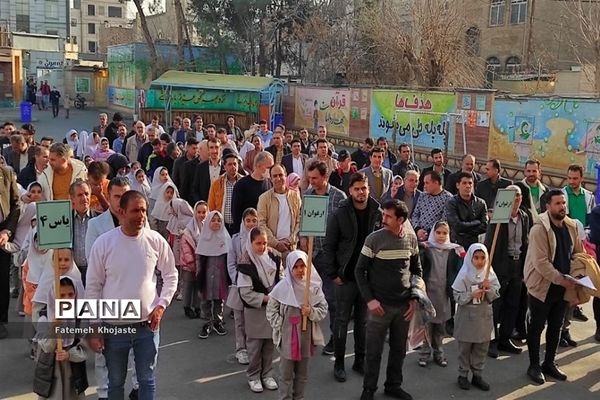 برگزاری مراسم روز پدر در دبستان کودک مسلمان شهرستان قرچک