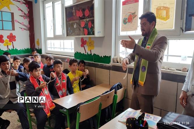 طرح آموزش مهارتهای پیشتازان در مدارس شهرستان های مانه و سملقان