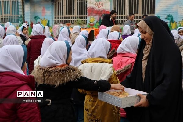 جشن  میلاد امام علی(ع) در آموزشگاه کمیل ناحیه یک بهارستان