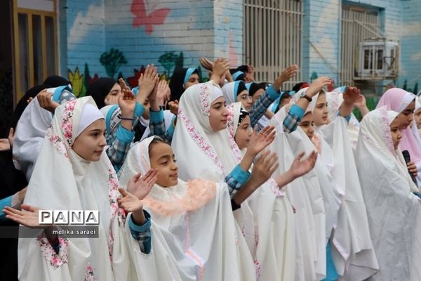 جشن  میلاد امام علی(ع) در آموزشگاه کمیل ناحیه یک بهارستان