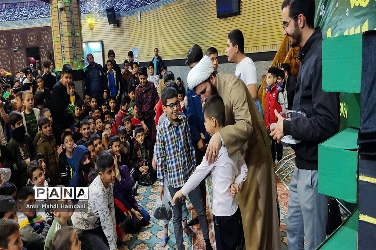 جشن پدر پسری دبستان مصطفی بیات در مسجد خامس آل عبا شهرستان ملارد