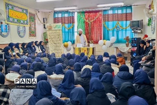 برگزاری جشن میلاد حضرت علی(ع) در مدارس کهریزک