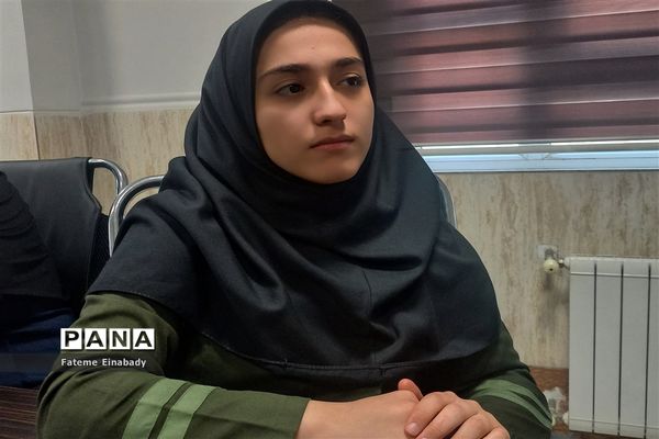 جلسه شورای دانش‌آموزی با محوریت دهه‌ فجر در دبیرستان شاهد شهدای اقتدار شهرستان ملارد