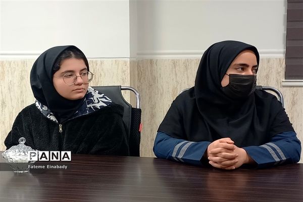 جلسه شورای دانش‌آموزی با محوریت دهه‌ فجر در دبیرستان شاهد شهدای اقتدار شهرستان ملارد