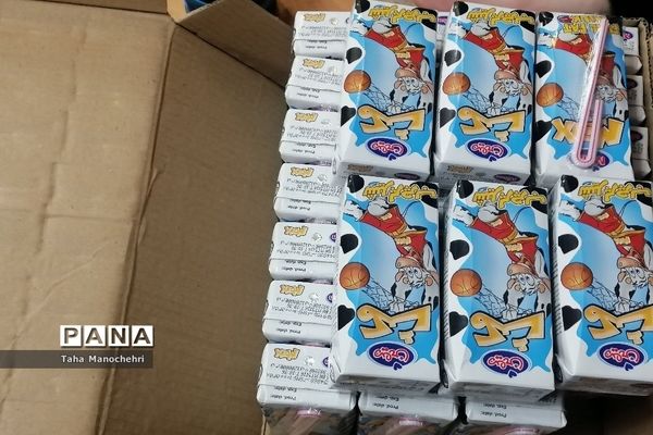 توزیع شیر در آموزشگاه علامه طباطبایی شهرستان پیشوا