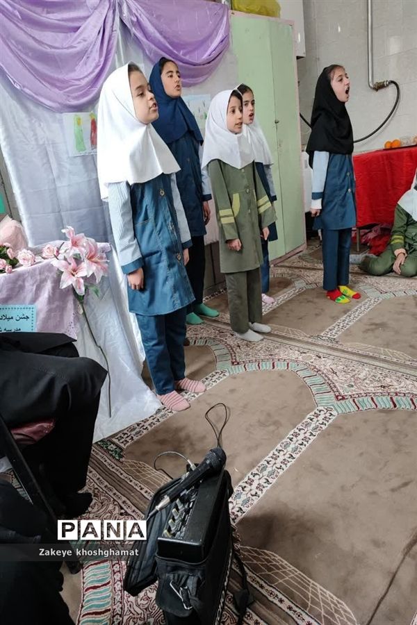 برگزاری جشن میلاد حضرت علی (ع) و روز پدر در مدرسه شهید خاقانی شهرستان شیروان
