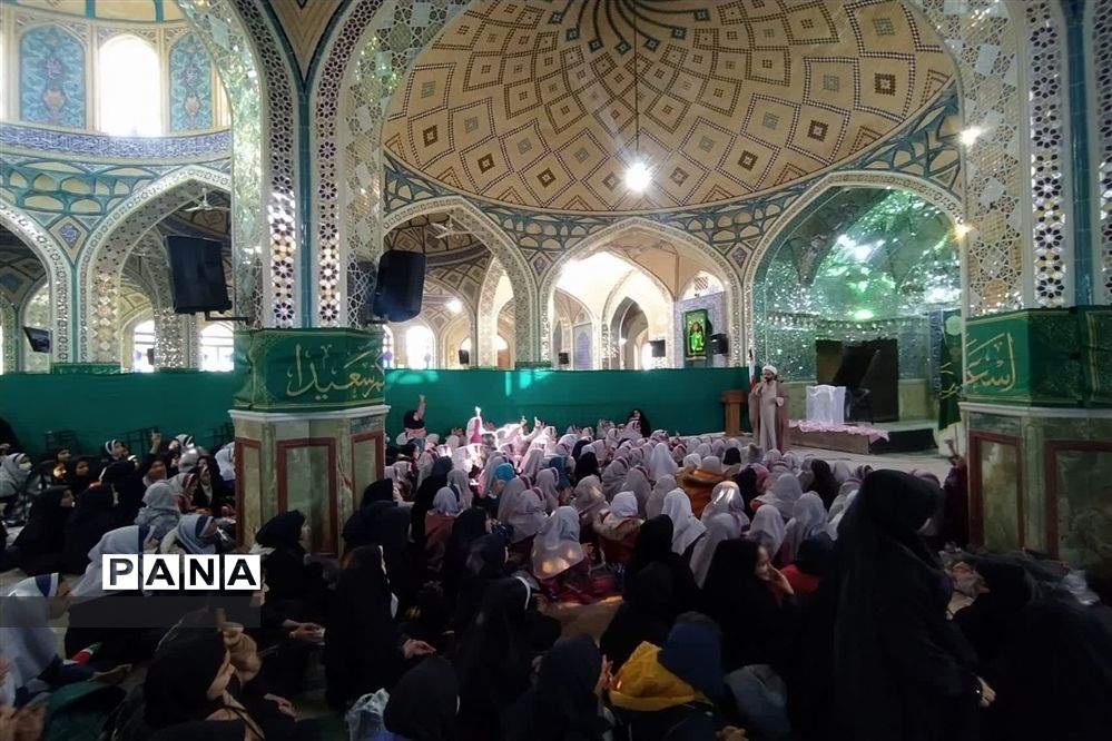 جشن دانش‌آموزان آموزشگاه شهید مفتح به‌مناسبت میلاد فرخنده مولای متقیان