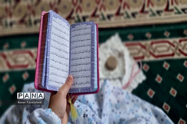 اعتکاف دانش‌آموزان دختر شهرستان مه ولات در مسجد جامع شهر فیض آباد