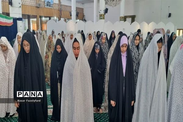 اعتکاف دانش‌آموزان دختر شهرستان مه ولات در مسجد جامع شهر فیض آباد
