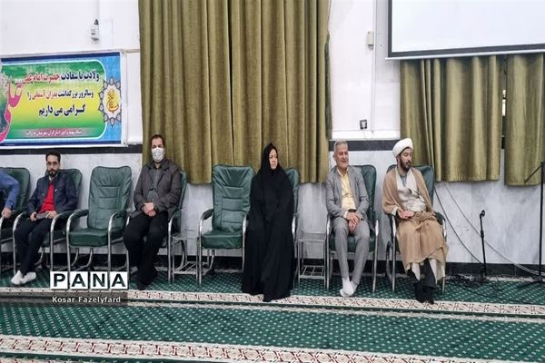 اعتکاف دانش‌آموزان دختر شهرستان مه ولات در مسجد جامع شهر فیض آباد