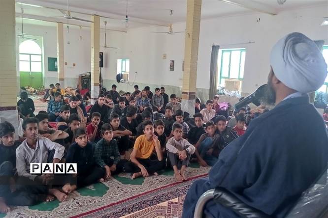 آئین اعتکاف دانشآموزای در هرمزگان