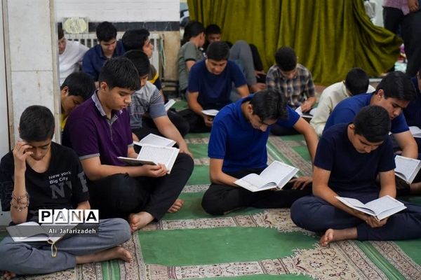 اعتکاف دانش‌آموزی مسجد بلال کرمان