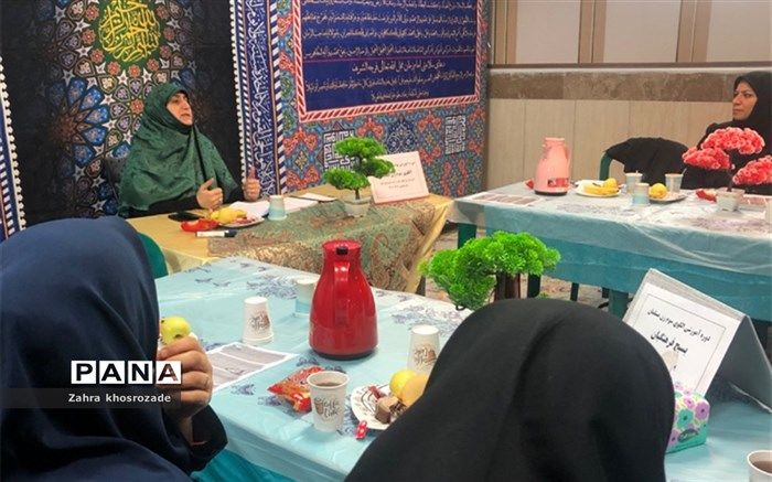 دوره آموزشی الگوی سوم زن مسلمان در دبیرستان تیزهوشان فرزانگان حضرت زینب(س) ناحیه دو شهرری/فیلم