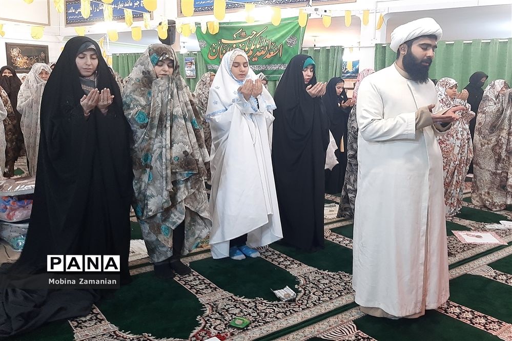 اعتکاف دانش‌آموزی دختران ناحیه شش مشهد مقدس در مسجد امام حسن  عسکری(ع)