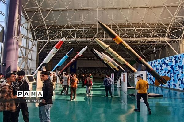 بازدید دانش‌آموزان پسر شهرستان عباس آباد از مناطق عملیاتی جنوب