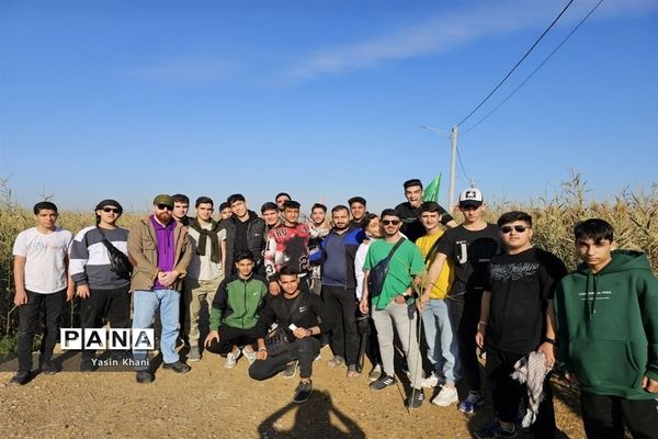 بازدید دانش‌آموزان پسر شهرستان عباس آباد از مناطق عملیاتی جنوب