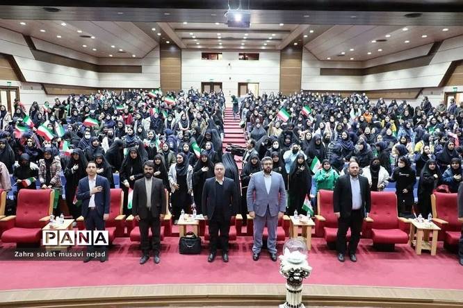 جشن تکلیف سیاسی هفتصد دانشآموز دختر رای اولی در شهریار