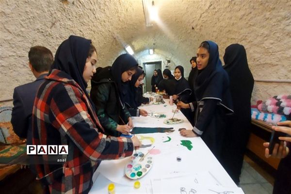 جشنواره فرهنگی هنری امید فردا  در دبیرستان دخترانه شهید سجاد ناحیه ۴