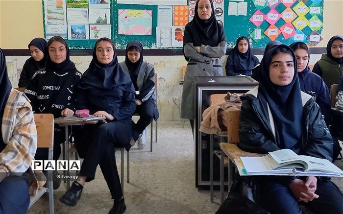 تاثیر انقلاب اسلامی بر نظام آموزشی سامن در استان همدان