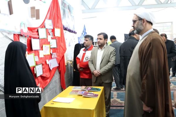 افتتاح نمایشگاه مدرسه انقلاب در مهریز