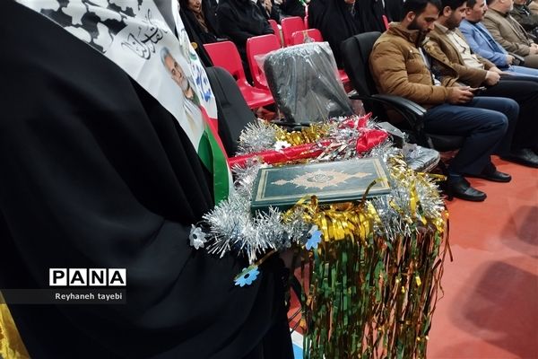 آیین نواختن زنگ انقلاب اسلامی در مدارس استان مرکزی