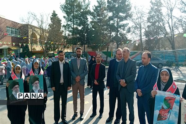 مراسم بزرگداشت دهه فجر و آیین نواختن زنگ انقلاب