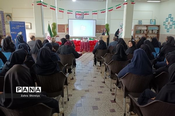 نواخته‌شدن زنگ انقلاب در هنرستان کوثر ناحیه یک شهرری