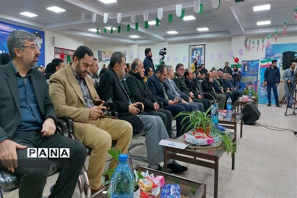 آیین گلبانگ انقلاب اسلامی در مدارس همدان
