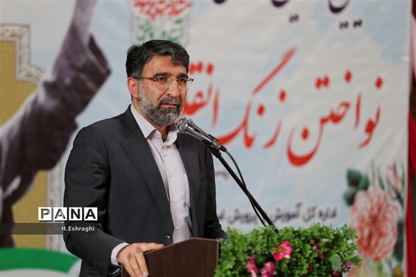 آیین نمادین استانی زنگ انقلاب در آموزشگاه سپیده ناحیه۲ شهرستان شهرکرد