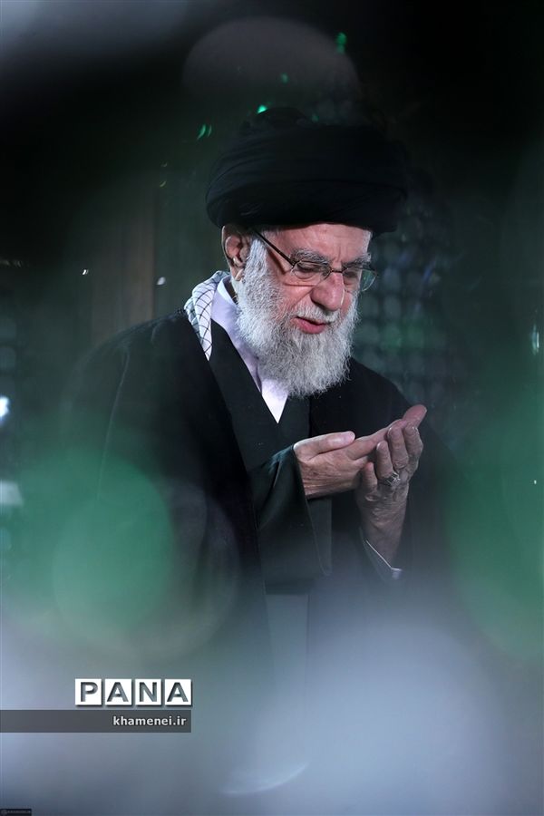 حضور رهبر انقلاب در مرقد امام و گلزار شهدای بهشت زهرا