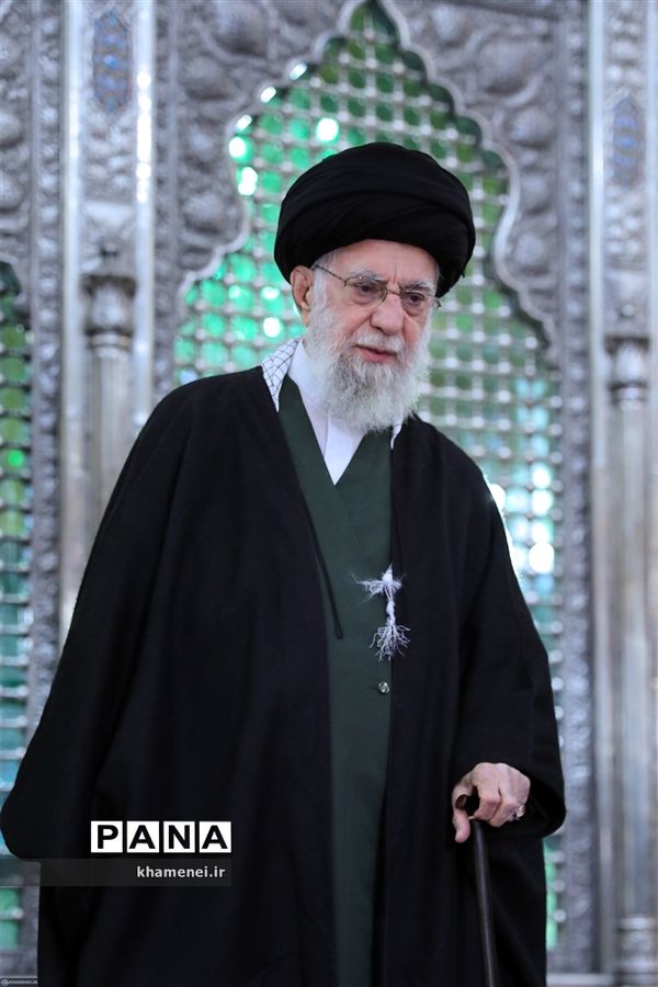 حضور رهبر انقلاب در مرقد امام و گلزار شهدای بهشت زهرا