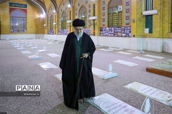 حضور رهبر انقلاب در مرقد امام و گلزار شهدای بهشت زهرا