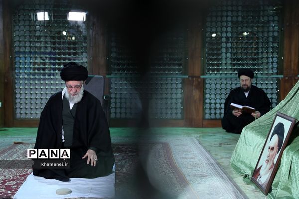 حضور رهبر انقلاب در مرقد امام و گلزار شهدای بهشت زهرا
