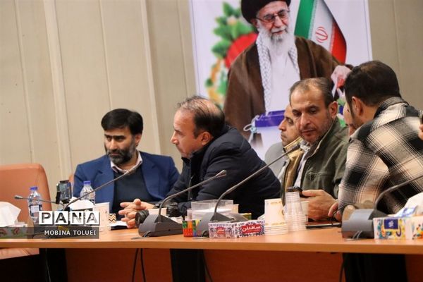 نشست صمیمی فرماندار شهرستان بهارستان با اصحاب رسانه