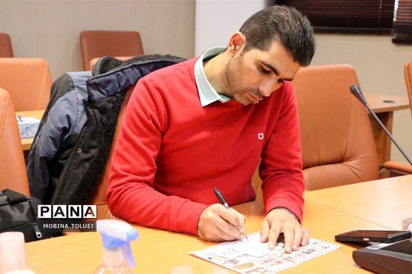 نشست صمیمی فرماندار شهرستان بهارستان با اصحاب رسانه