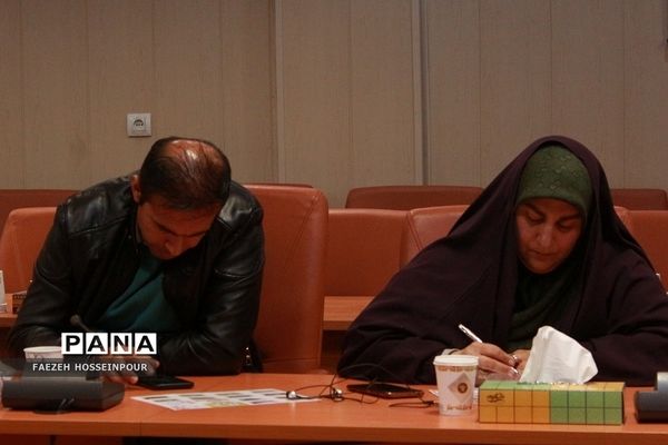 نشست صمیمی فرماندار شهرستان بهارستان با اصحاب رسانه