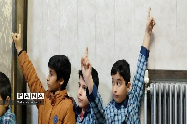 چهاردمین جلسه انجمن پژوهش و تحقیق دانش آموزان ممتاز آموزشگاه علامه طباطبایی