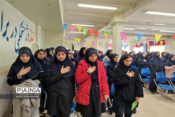 نشست ادبی در دبیرستان شاهد کوثر شهرستان رباط کریم