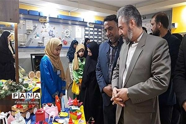 جشنواره فرهنگی هنری امید فردا در دبیرستان دخترانه آرمیتا مصلی نژاد مشهد/ فیلم