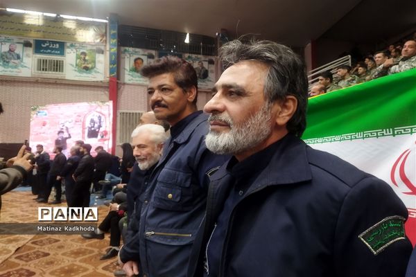 جنگ شادی ویژه برنامه‌ دهه‌ فجر انقلاب اسلامی در مشهد