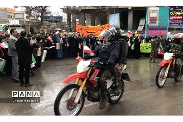 روز دوازدهم بهمن، روز عزت و سرافرازی و افتخار ملت ایران است